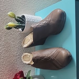 UGG wedges shoes 👞.